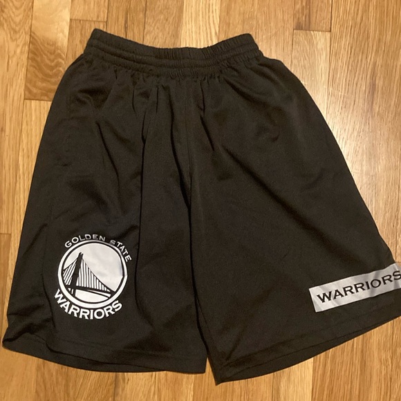 NBA shorts, reflective logos & never been used - Picture 1 of 4